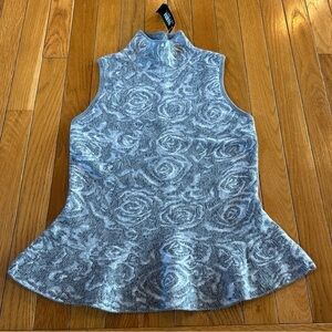 New NWT White House Black Market Gray Sleeveless Rose Jacquard Peplum Top Sz XS